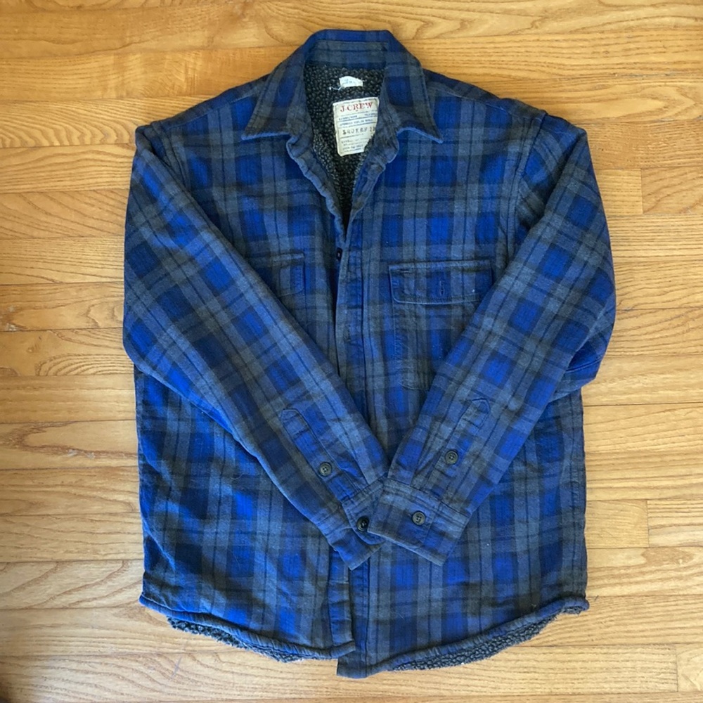 Classic Gap Men’s fleece lined flannel.